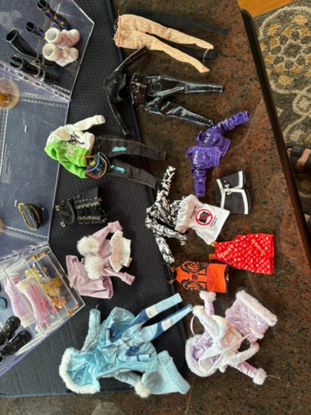 Rainbow High Dolls, Clothes & Case - Picture 4 of 6